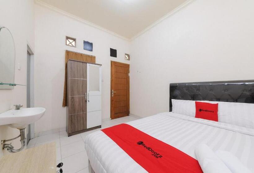 Номер Стандарт, Reddoorz At Meruya Utara