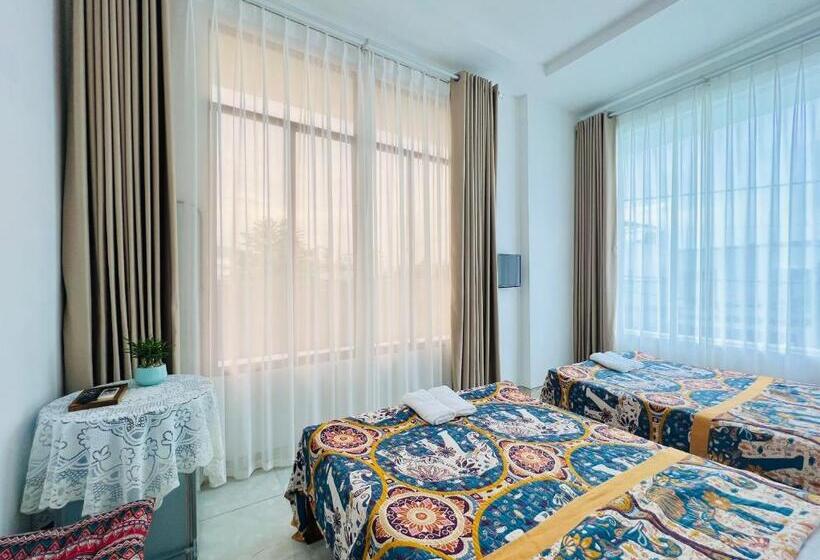 اتاق لوکس چهار تخته, A.n Homestay