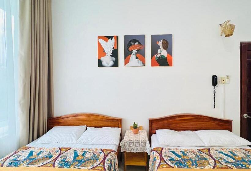 اتاق لوکس چهار تخته, A.n Homestay