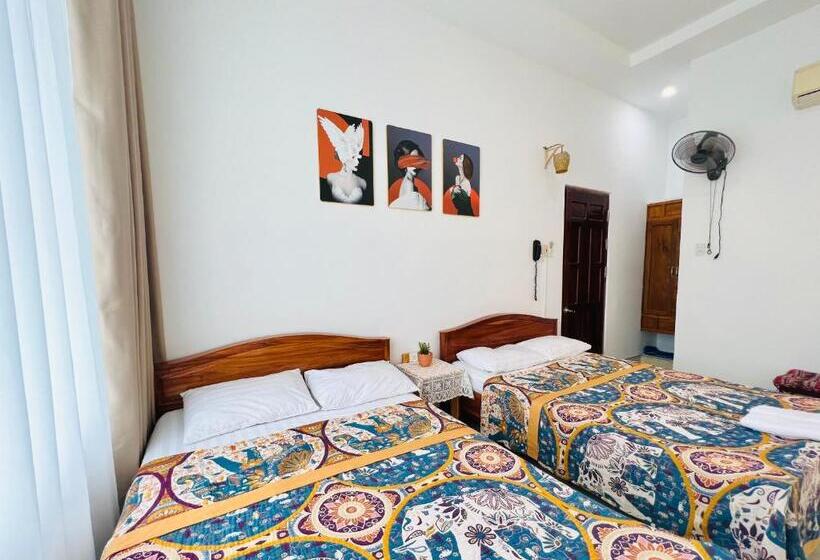 اتاق لوکس چهار تخته, A.n Homestay