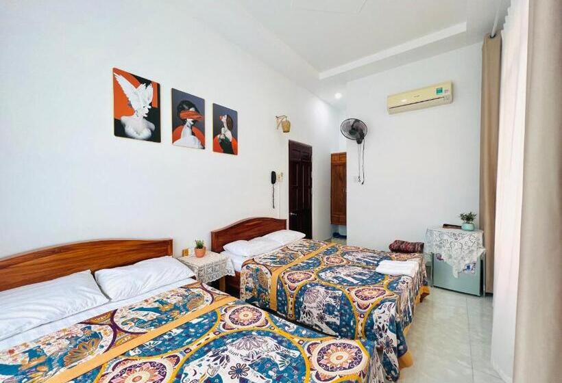 اتاق لوکس چهار تخته, A.n Homestay