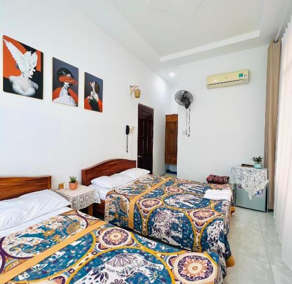 اتاق لوکس چهار تخته, A.n Homestay