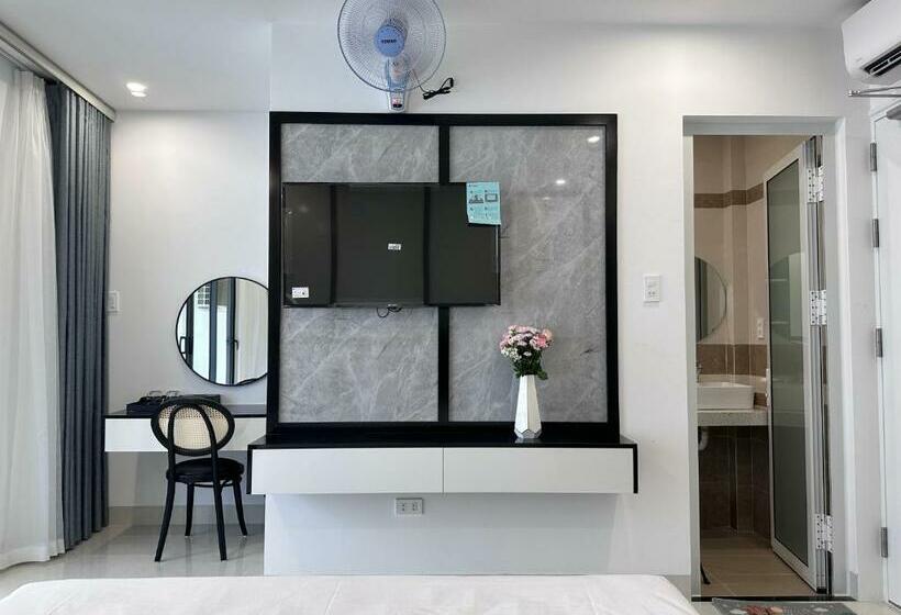 اتاق استاندارد, Ana S House