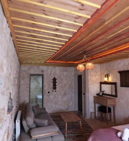 带大床的高级房间, Stone Owl Otel & Restaurant