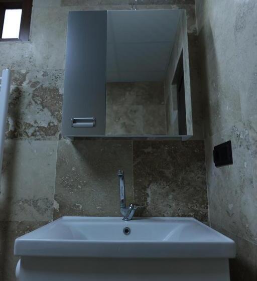 带大床的高级房间, Stone Owl Otel & Restaurant