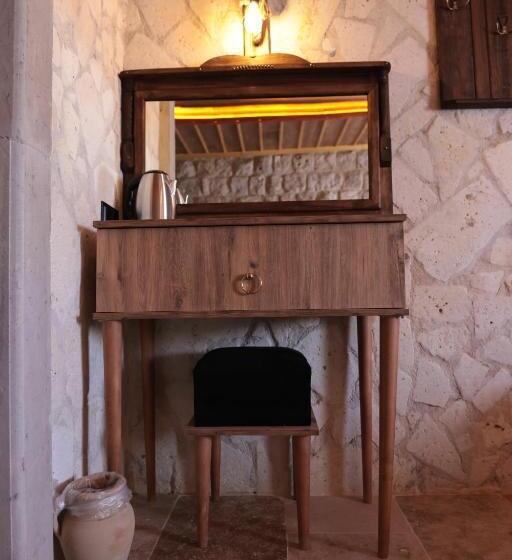 带大床的高级房间, Stone Owl Otel & Restaurant