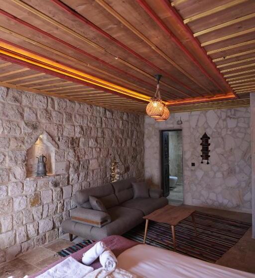 带大床的高级房间, Stone Owl Otel & Restaurant