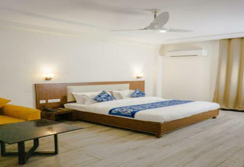 Номер Deluxe, Vrinda Anandam Resort  Vrindavan