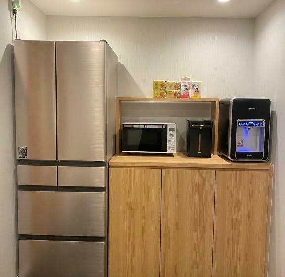 共用房间的床, Jakotelplus Nanba Mixed Dormitory