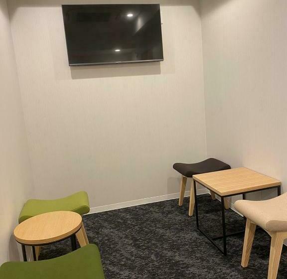 共用房间的床, Jakotelplus Nanba Mixed Dormitory