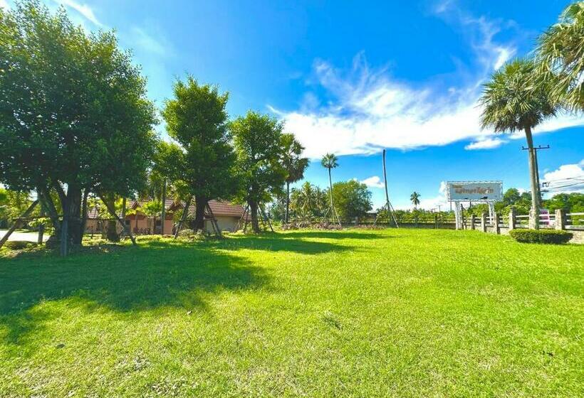 Camera Standard, โรงแรมแสงทองรีสอร์ท