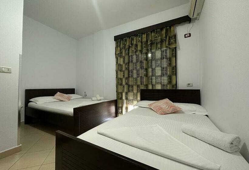 اتاق خانوادگی, Trifoni