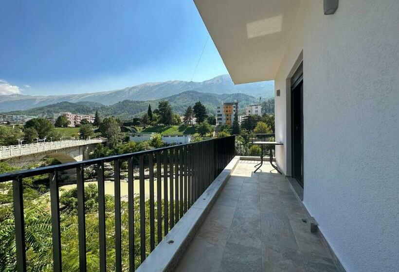 اتاق استاندارد, Trifoni