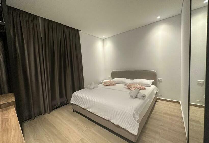 اتاق استاندارد, Trifoni