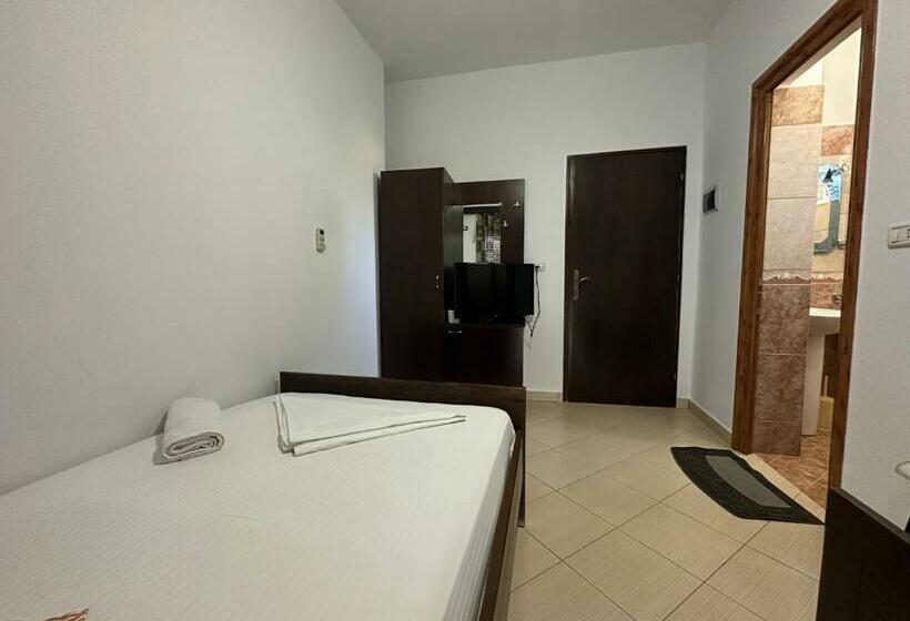 اتاق استاندارد, Trifoni