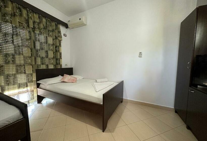 اتاق خانوادگی, Trifoni