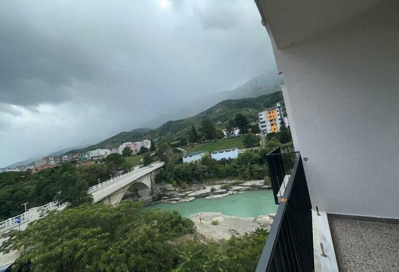 اتاق استاندارد, Trifoni