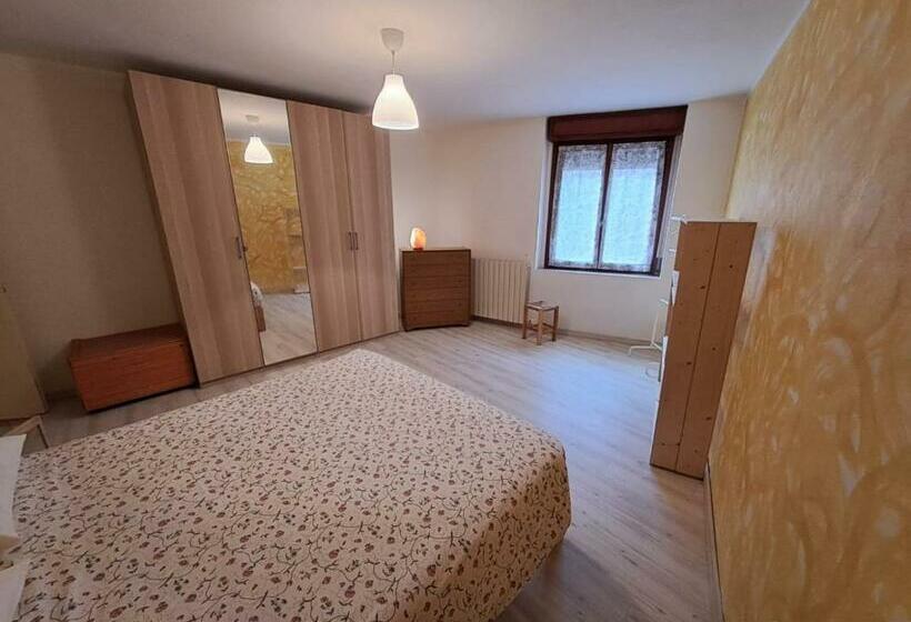 غرفة قياسية ثلاثية, B&b Villa Villacolle