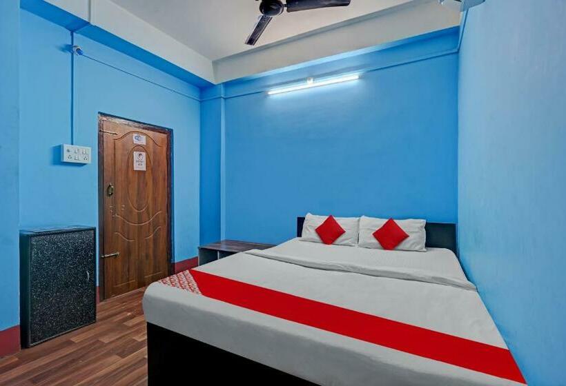 اتاق کلاسیک سه تخته, Oyo Flagship Singha Guest House