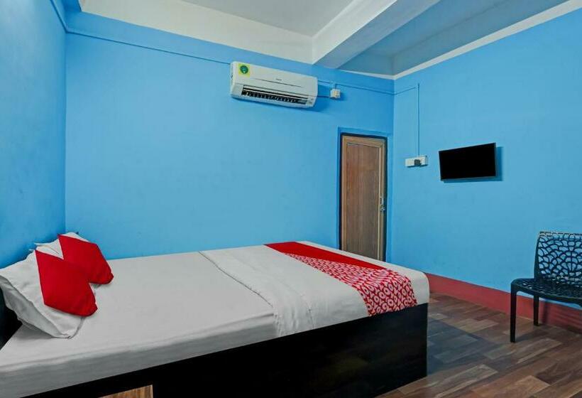 اتاق کلاسیک سه تخته, Oyo Flagship Singha Guest House