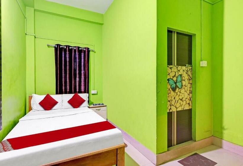 اتاق کلاسیک سه تخته, Oyo Flagship Singha Guest House