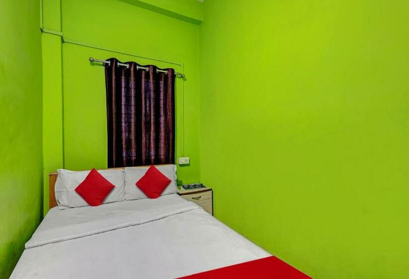 اتاق کلاسیک سه تخته, Oyo Flagship Singha Guest House