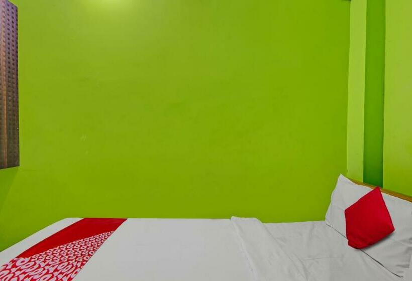 اتاق کلاسیک سه تخته, Oyo Flagship Singha Guest House