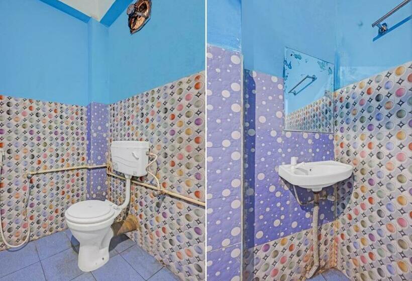 اتاق کلاسیک سه تخته, Oyo Flagship Singha Guest House