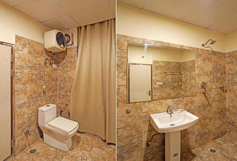 חדר דלוקס לשלושה, Collection O Riveria Resort