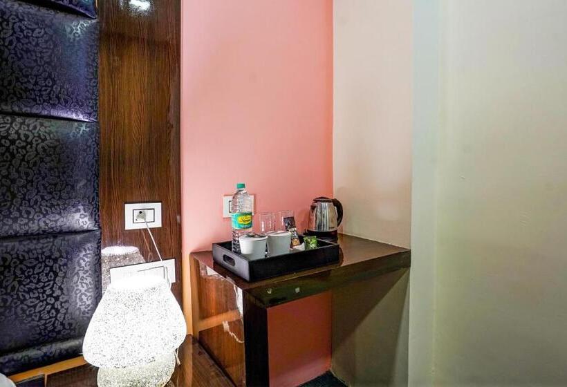 חדר דלוקס לשלושה, Collection O Riveria Resort