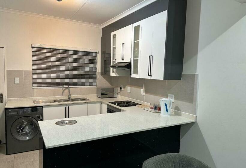 1 Bedroom Apartment Lake View, Canal View Estate & Resort