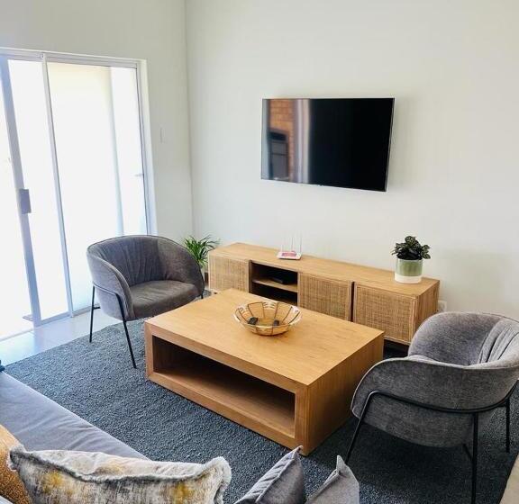 1 Bedroom Apartment Lake View, Canal View Estate & Resort