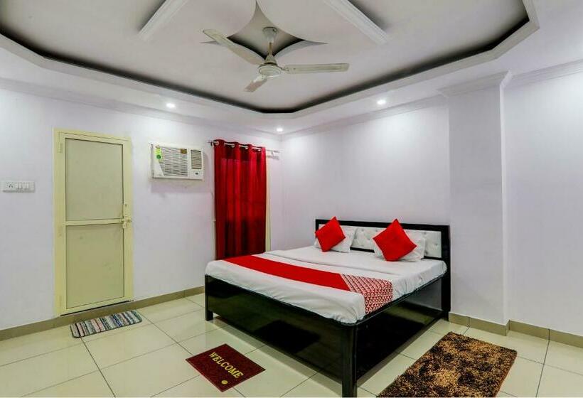 اتاق کلاسیک سه تخته, Oyo Flagship Vishal Royal