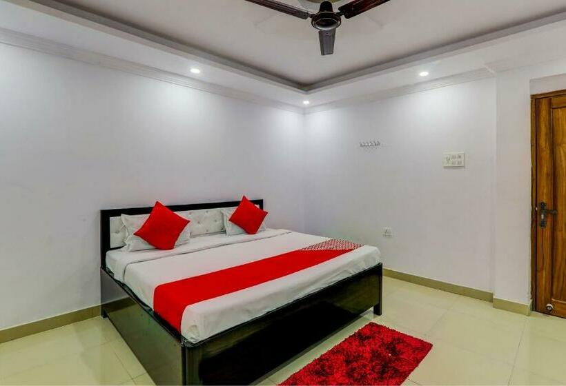 اتاق کلاسیک سه تخته, Oyo Flagship Vishal Royal