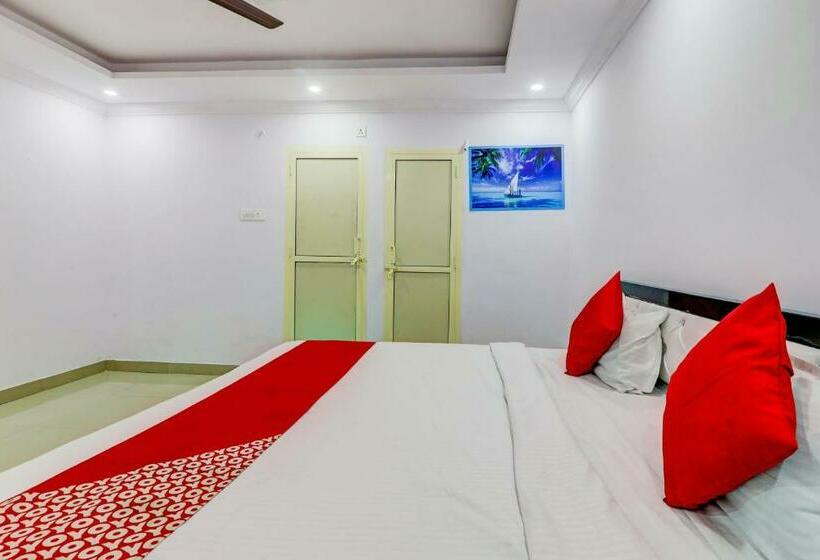 اتاق کلاسیک سه تخته, Oyo Flagship Vishal Royal