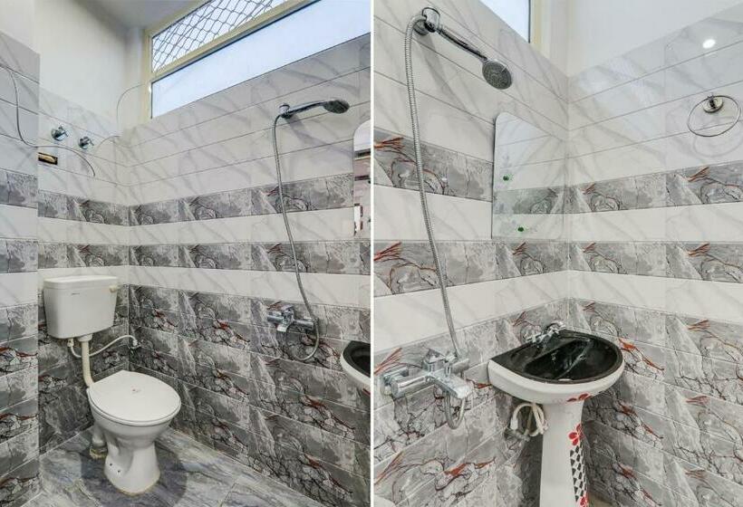 اتاق کلاسیک سه تخته, Oyo Flagship Vishal Royal