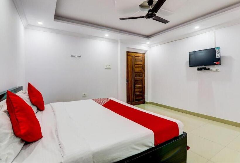 اتاق کلاسیک سه تخته, Oyo Flagship Vishal Royal