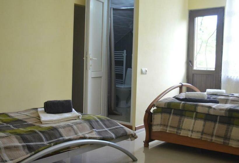 اتاق استاندارد سه نفره, Alex's Cosy Guesthouse