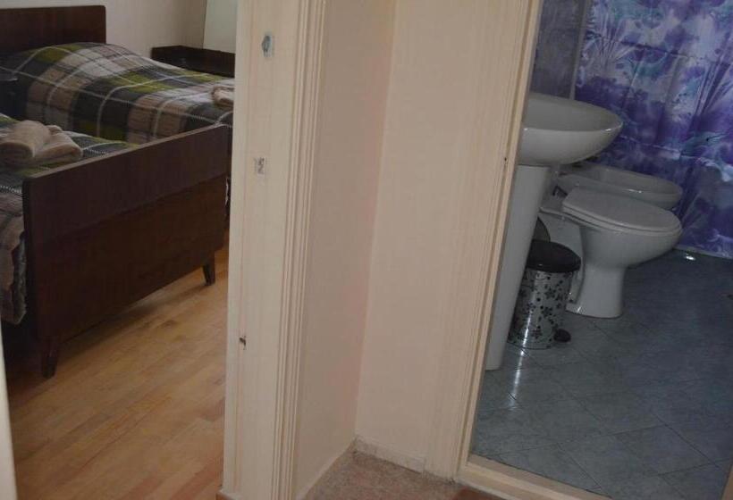 اتاق استاندارد, Alex's Cosy Guesthouse