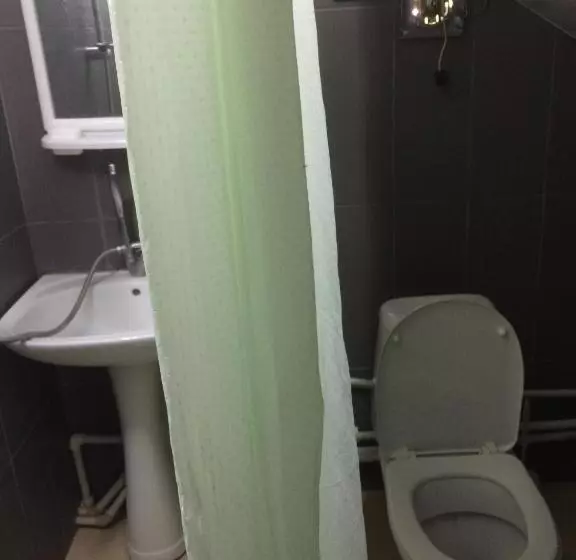 اتاق استاندارد سه تخته با بالکن, Alex's Cosy Guesthouse
