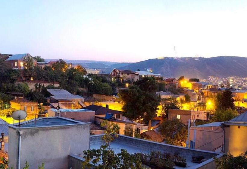 اتاق استاندارد چهارنفره با بالکن, Alex's Cosy Guesthouse