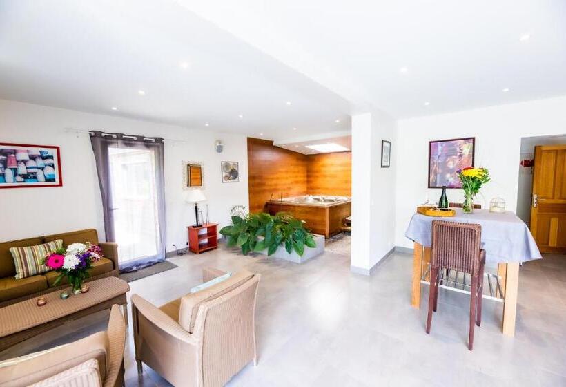 סוויטת פרמיום, La Ferme De L Oudon & Spa