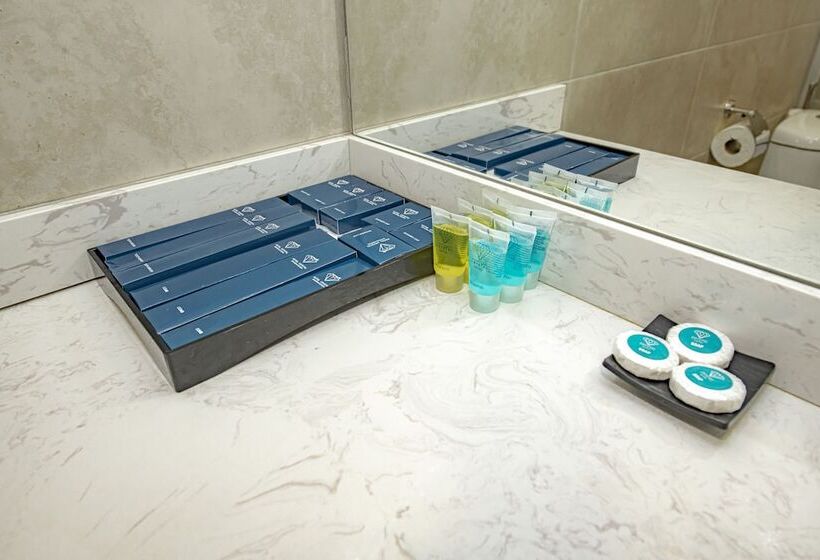 اتاق سوپریور سه تخته, Crystal Hotel & Spa