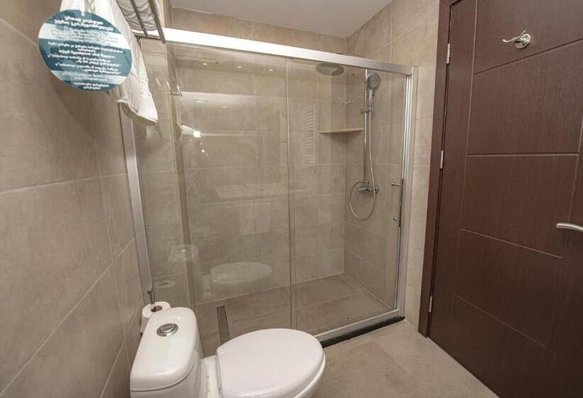 اتاق سوپریور سه تخته, Crystal Hotel & Spa