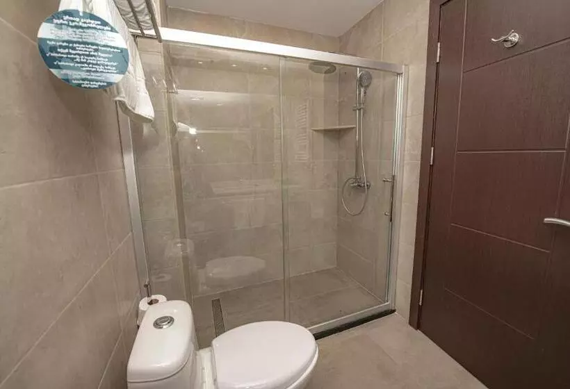 اتاق سوپریور سه تخته, Crystal Hotel & Spa