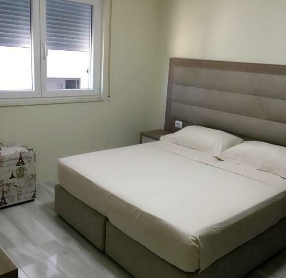 Standardrum, Airen Hotel Velipoje