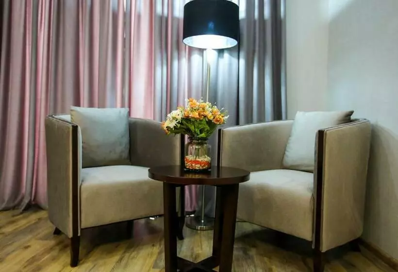 اتاق لوکس با بالکن, Crystal Hotel & Spa