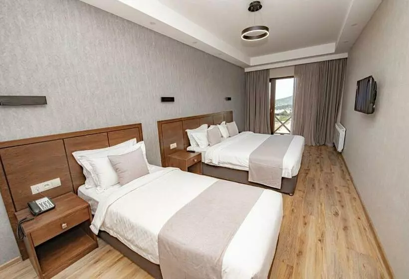 اتاق سوپریور سه تخته, Crystal Hotel & Spa