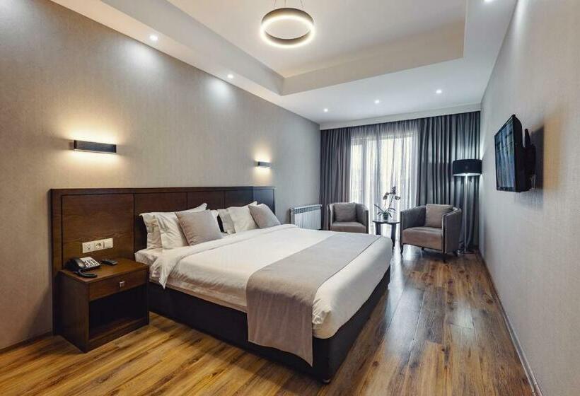 اتاق لوکس با بالکن, Crystal Hotel & Spa