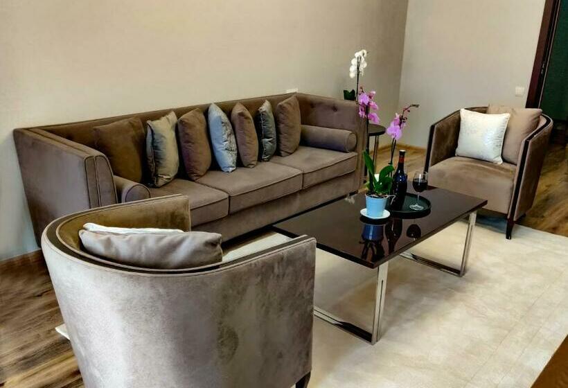 اتاق لوکس با بالکن, Crystal Hotel & Spa